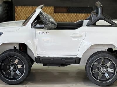 טויוטה היילקס לילדים 12v