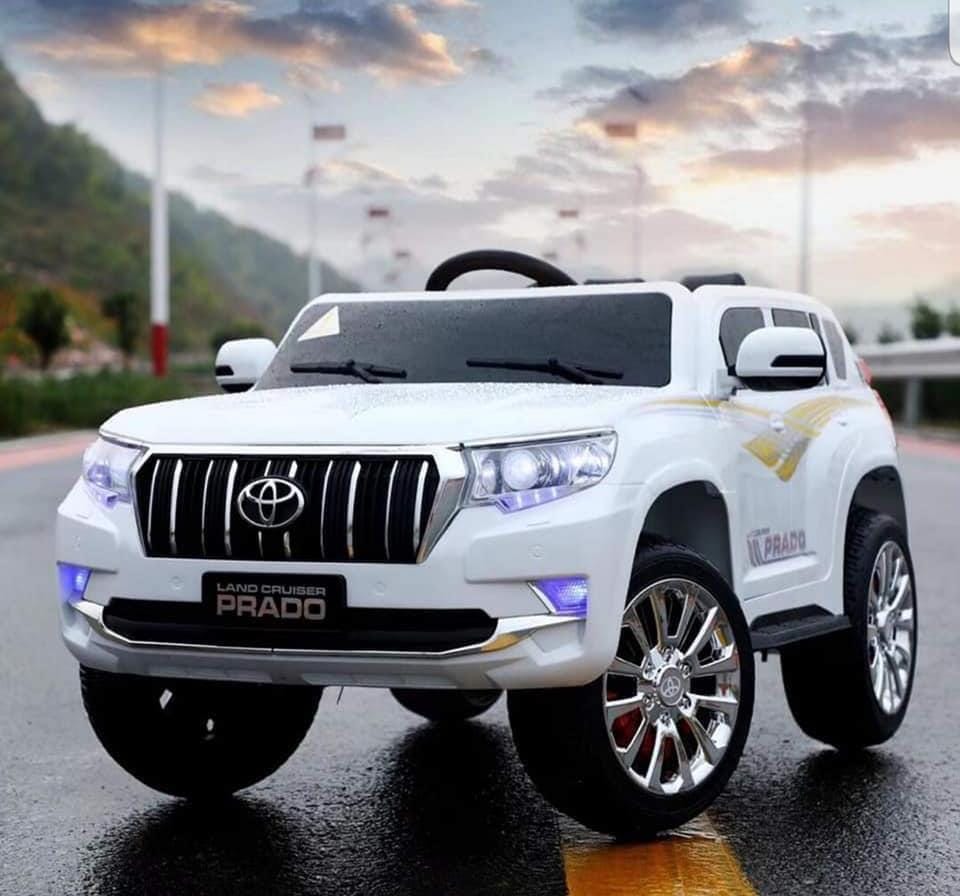 ג'יפ ממונע 12V לילדים דמוי טויוטה לנד קרוזר